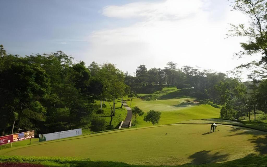 Taman Dayu Golf Club And Resort Prigen Exterior foto