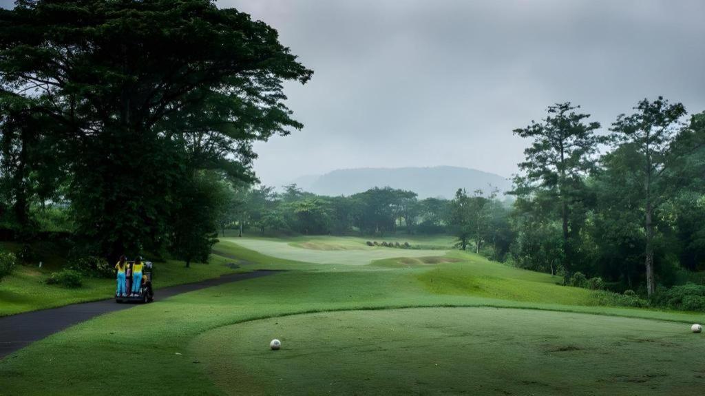 Taman Dayu Golf Club And Resort Prigen Exterior foto